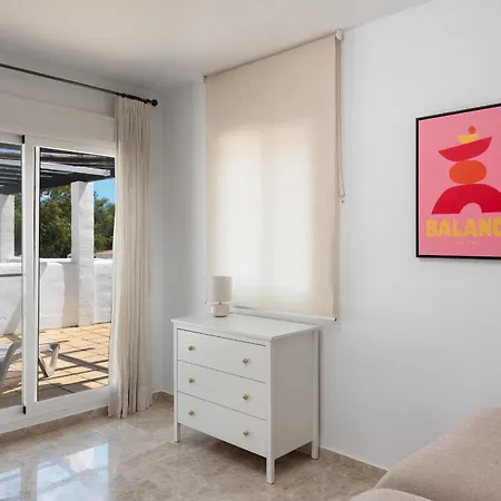 Stylish 2-bedroom Penthouse In Naranjos De * Marbella