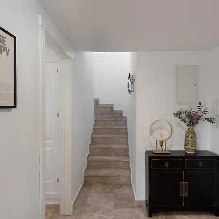 Stylish 2-bedroom Penthouse In Naranjos De Apartment Marbella