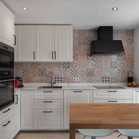 Stylish 2-bedroom Penthouse In Naranjos De Marbella