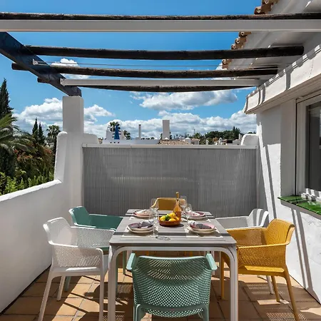 Stylish 2-bedroom Penthouse In Naranjos De Apartment Marbella